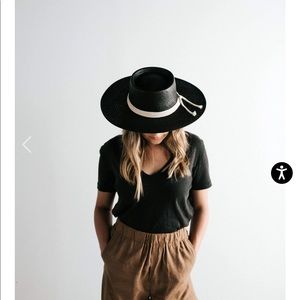 EUC Gigi Pip Bre hat- Worn only once- S/M🖤